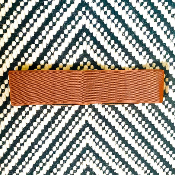 Vintage Stretch Belt with Double Buckle - Picture 4 of 4